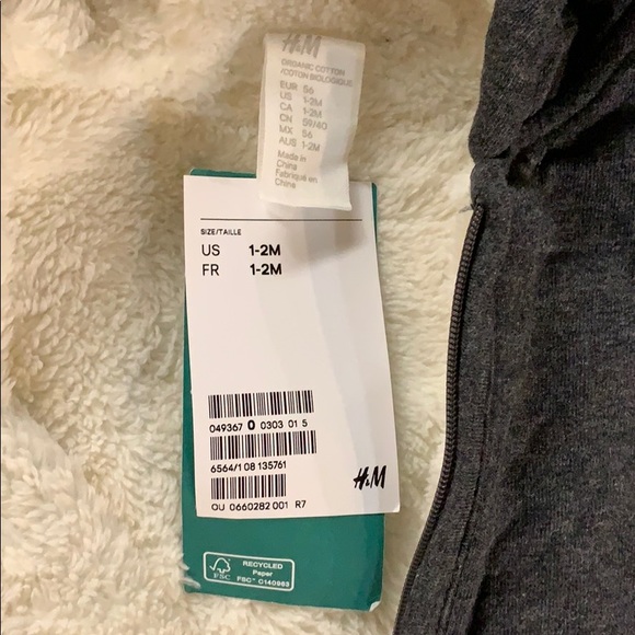 H&M fleece-lined zip up footie pajamas - Picture 2 of 3